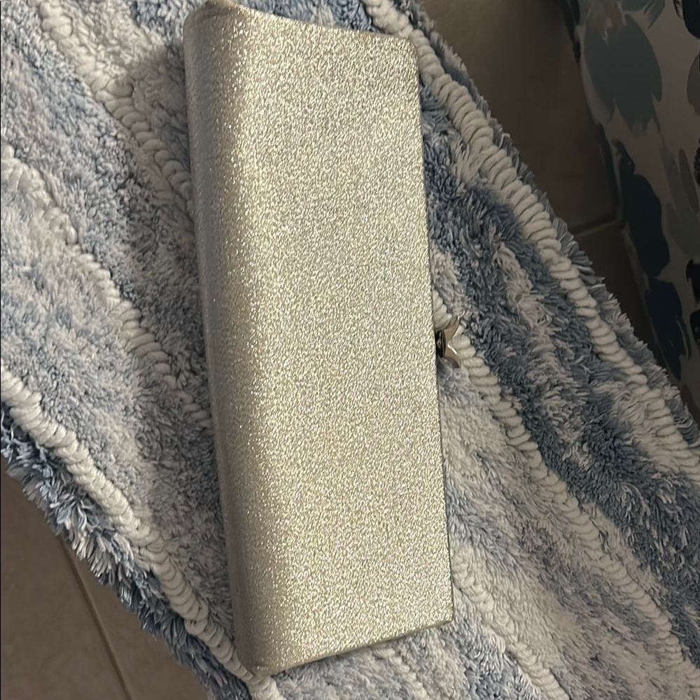 Elegant Vintage Silver Clutch - Picture 2 of 8